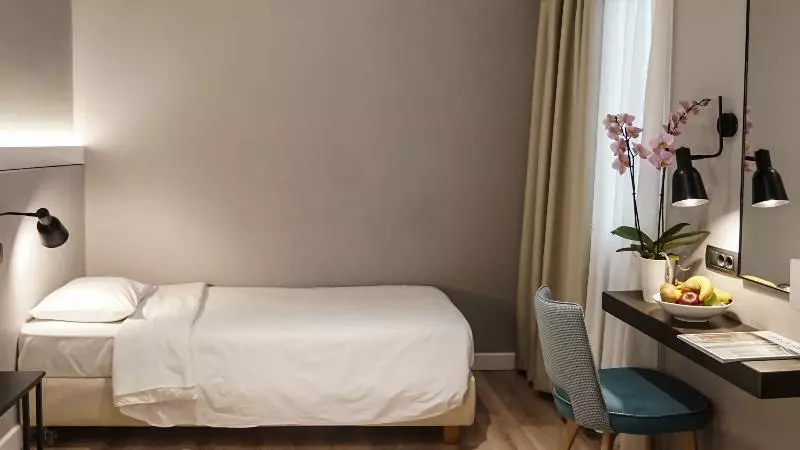 Standard Kolmen Hengen Huone, Athens Cypria