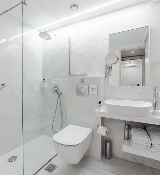 スタンダードトリプルルーム, Athens Cypria