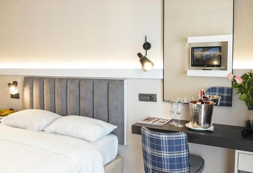 エグゼクティブ ルーム、眺望あり, Athens Cypria