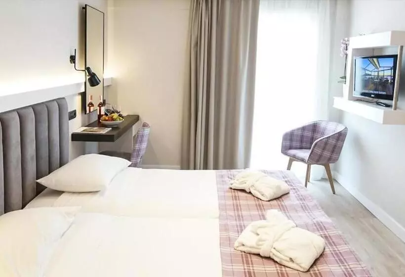 Executive-huone, Athens Cypria