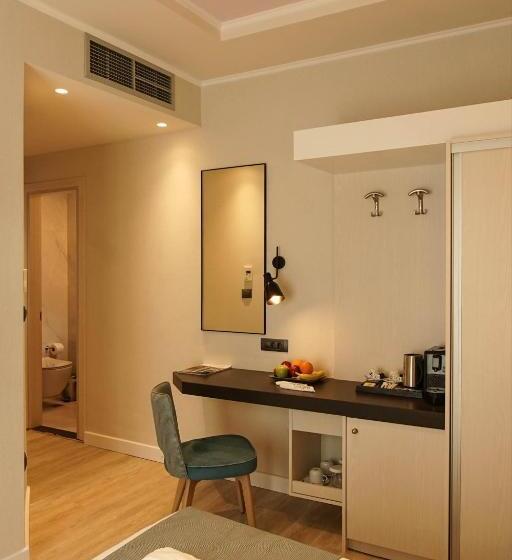 バルコニー付きジュニアスイート, Athens Cypria