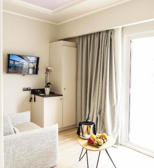 バルコニー付きジュニアスイート, Athens Cypria