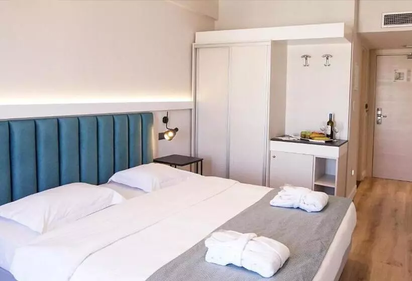 Standard Yhden Hengen Huone, Athens Cypria