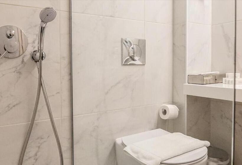 スタンダードルーム, Athens Cypria