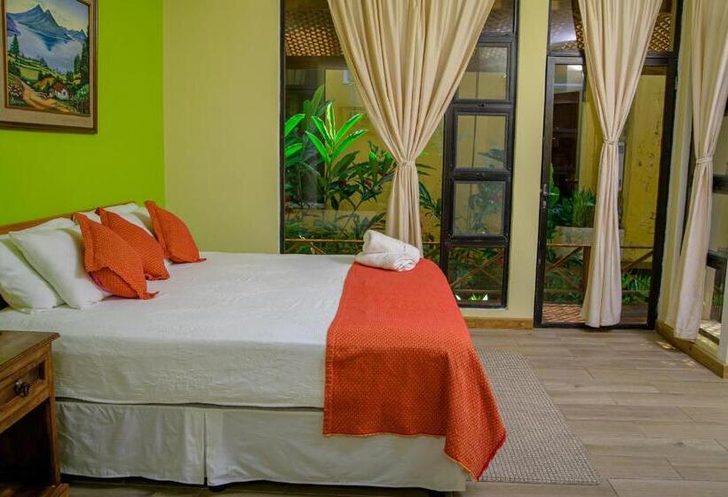 اتاق لوکس با چشمانداز دریاچه, Banana Palms