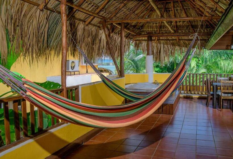 سوئیت با وان آب گرم, Banana Palms