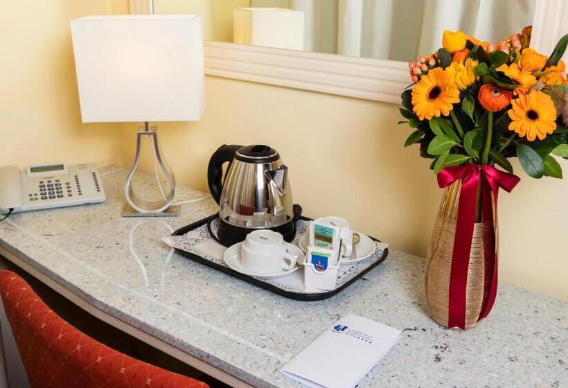 اتاق استاندارد, Capodichino International