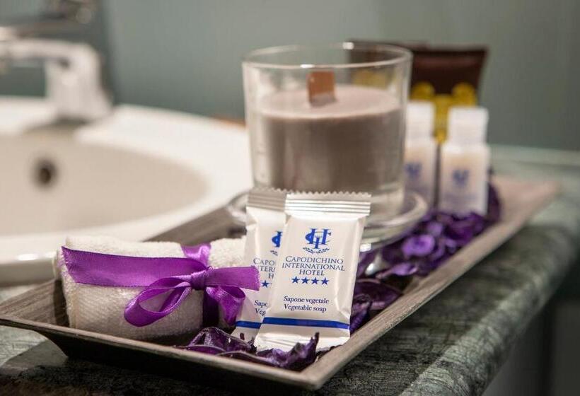 اتاق استاندارد, Capodichino International