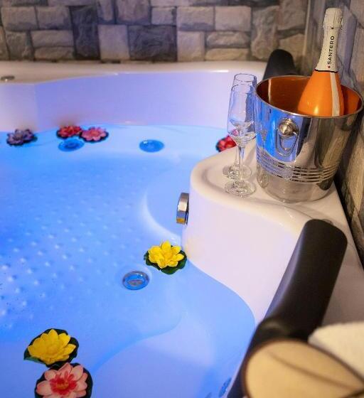 سوییت جونیور, Capodichino International