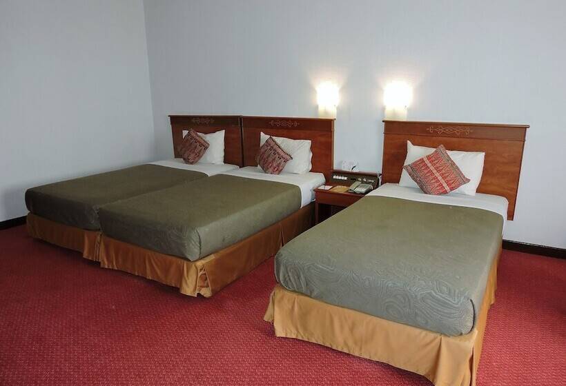 Трехместный Номер Deluxe, Grand Continental Kuching