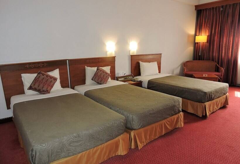 デラックストリプルルーム, Grand Continental Kuching