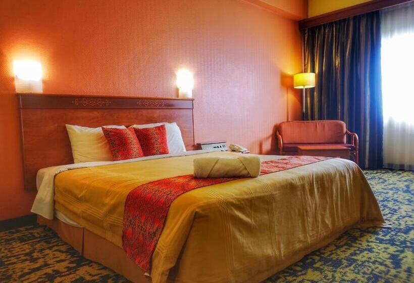 Номер Deluxe, Grand Continental Kuching