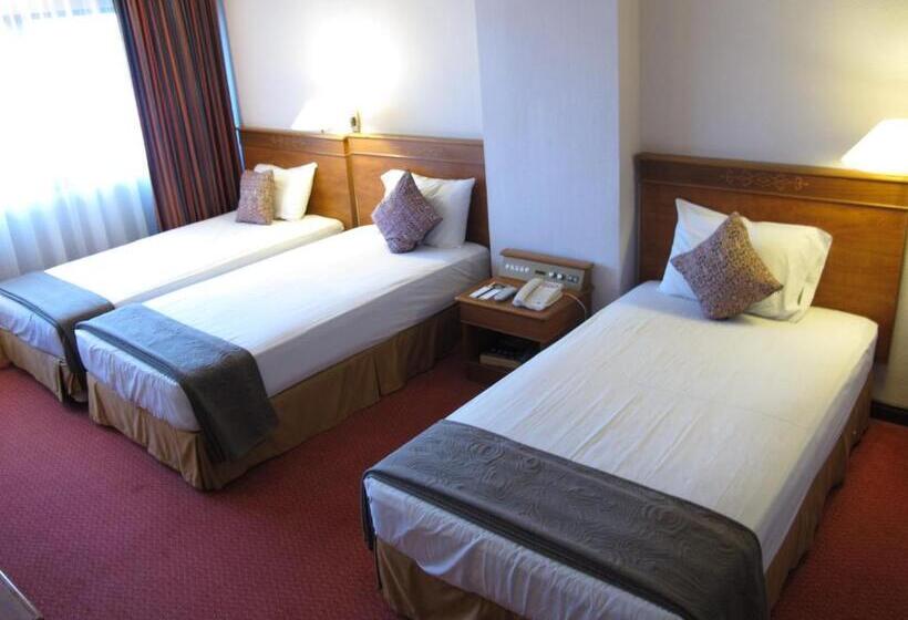 Семейный Номер Deluxe, Grand Continental Kuching