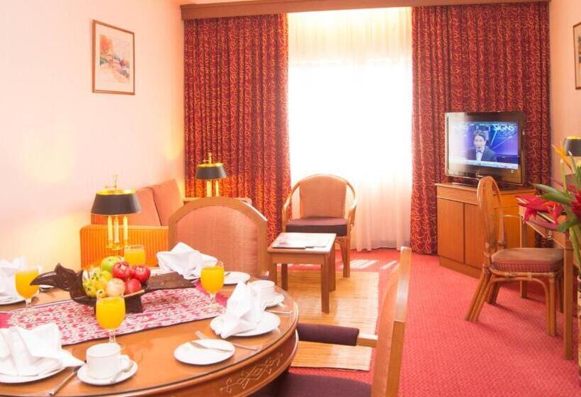 スイート, Grand Continental Kuching