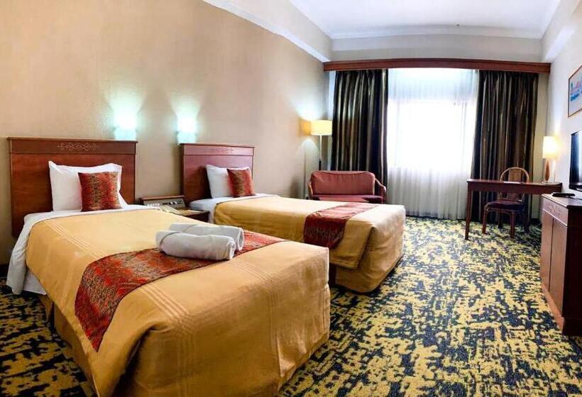 Номер Deluxe, Grand Continental Kuching
