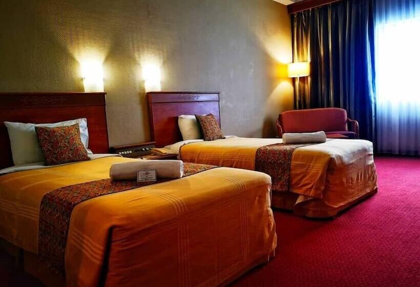 Номер Deluxe, Grand Continental Kuching