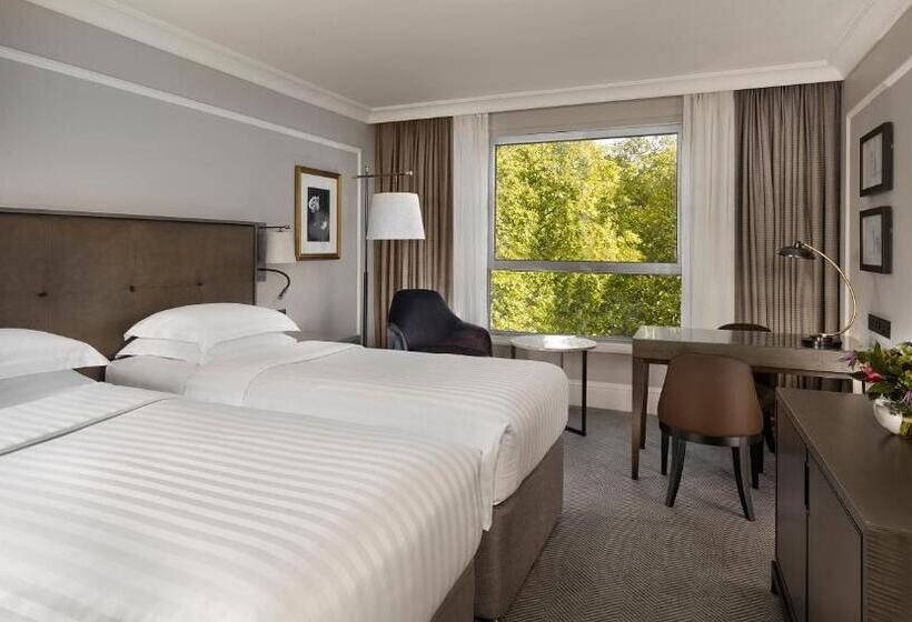 Номер Стандарт Вид на Сад, Hyatt Regency London The Churchill
