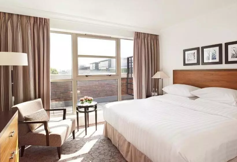 سوئیت با بالکن, Hyatt Regency London The Churchill