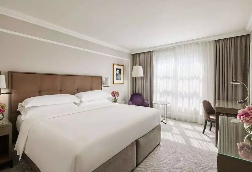 اتاق کلاب, Hyatt Regency London The Churchill