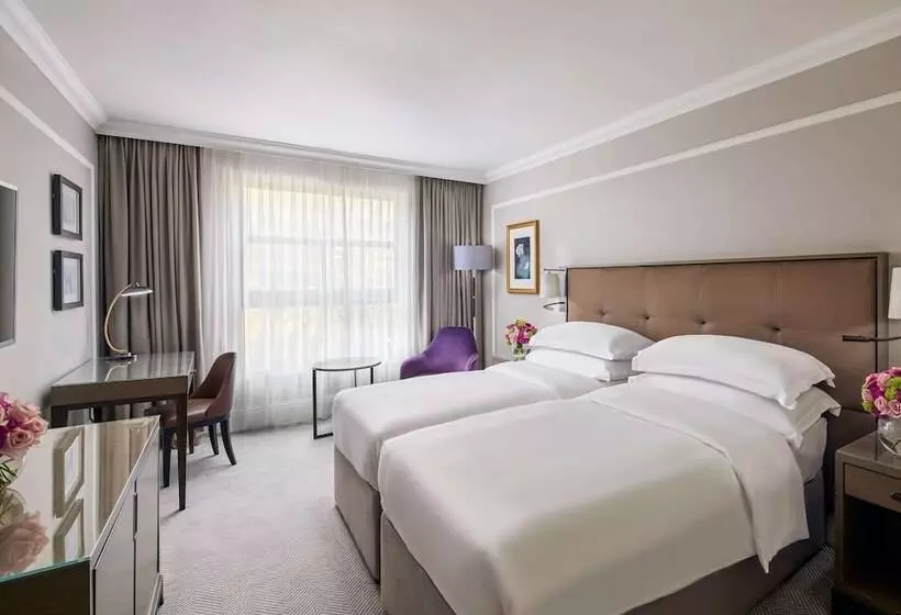 اتاق کلاب, Hyatt Regency London The Churchill