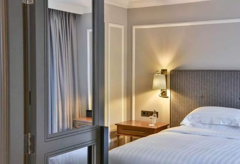 سوییت اجرایی, Hyatt Regency London The Churchill