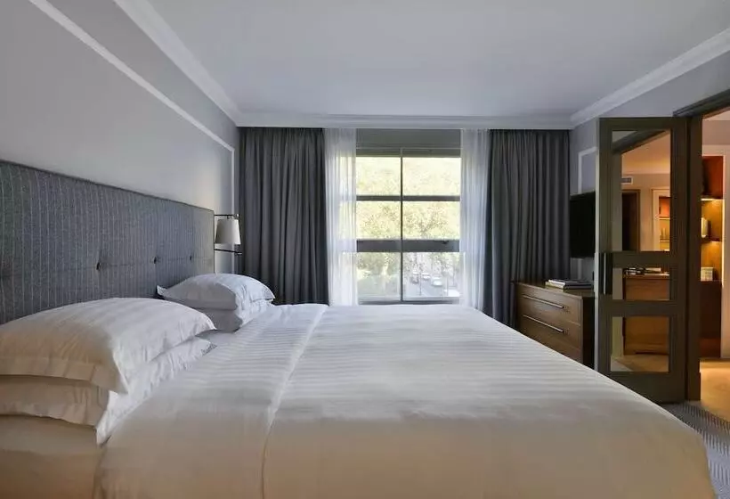 سوییت اجرایی, Hyatt Regency London The Churchill