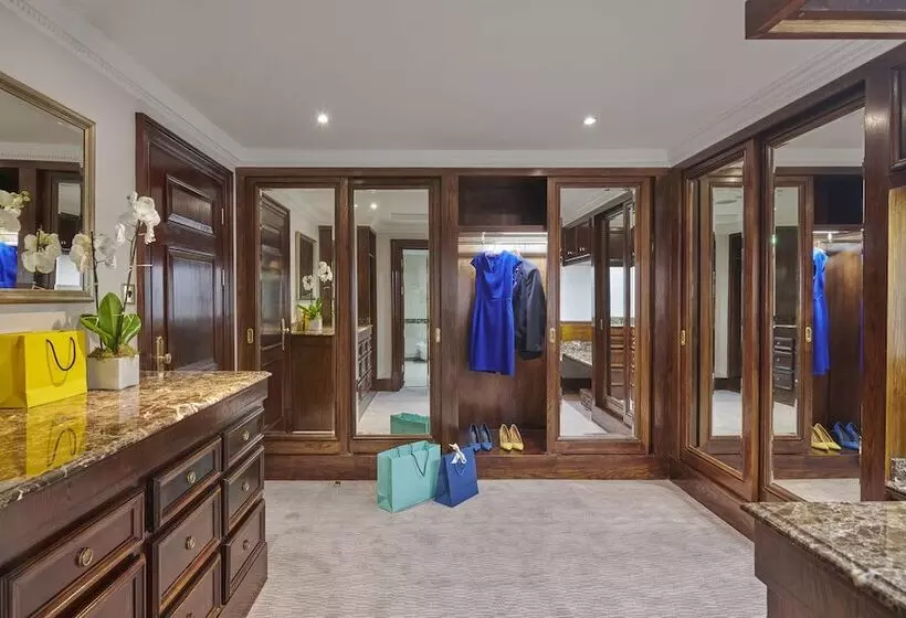 سوییت, Hyatt Regency London The Churchill