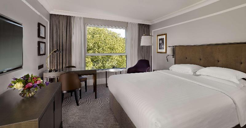Номер Клуб, Hyatt Regency London The Churchill