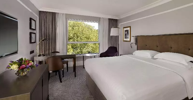 اتاق کلاب, Hyatt Regency London The Churchill