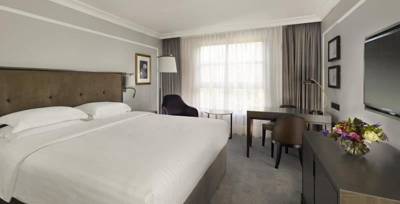 חדר קלאב, Hyatt Regency London The Churchill