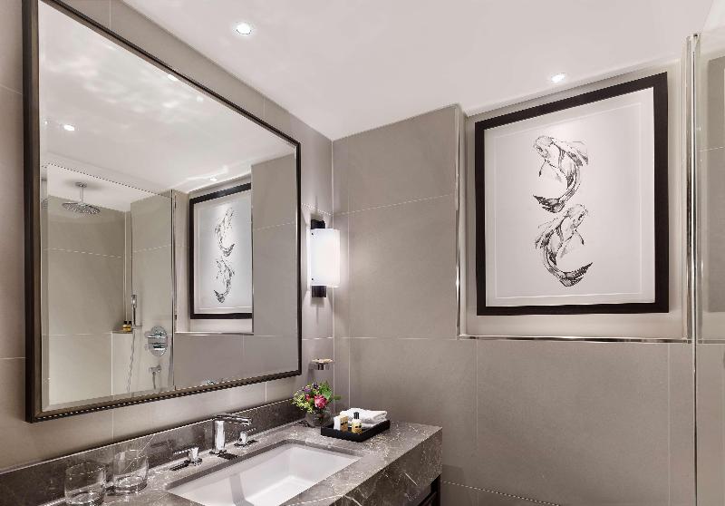 اتاق استاندارد با چشم‌انداز باغ, Hyatt Regency London The Churchill