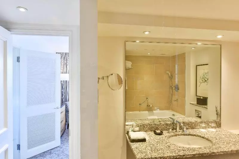 سوئیت با تخت بزرگ, Hyatt Regency London The Churchill
