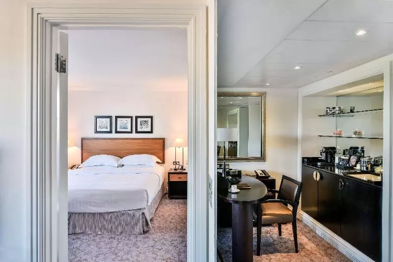 سوئیت با تخت بزرگ, Hyatt Regency London The Churchill