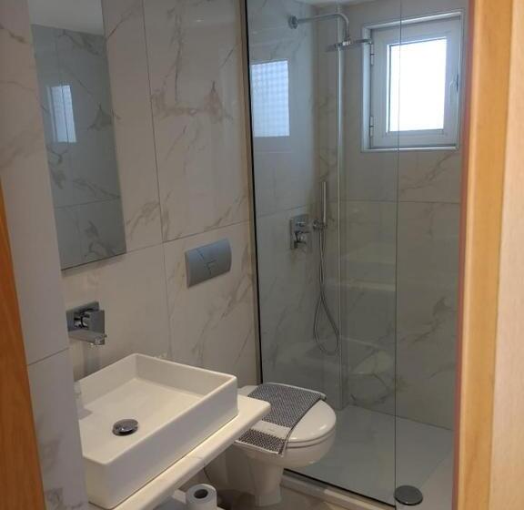 수피리어 룸, International