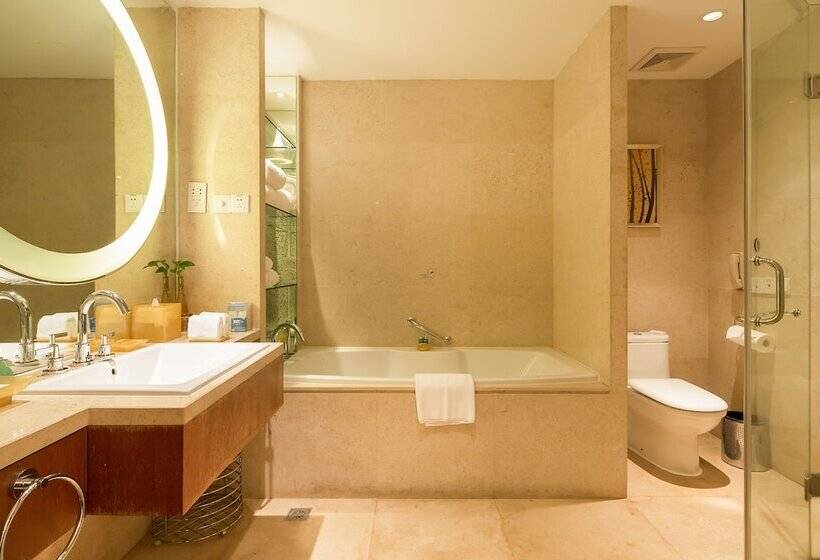 Номер Executive, Landison Plaza International Hotel Zhenjiang