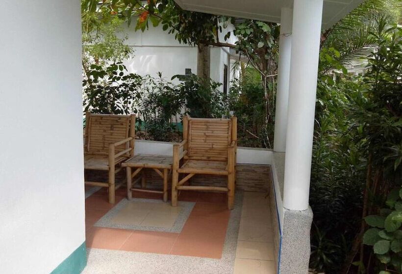 디럭스 방갈로, Lanta Island Resort