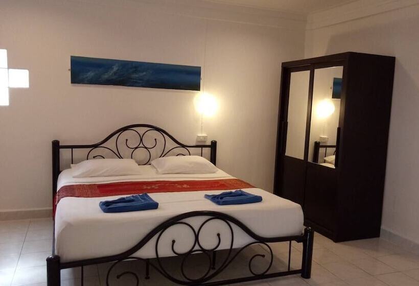 デラックスバンガロー, Lanta Island Resort