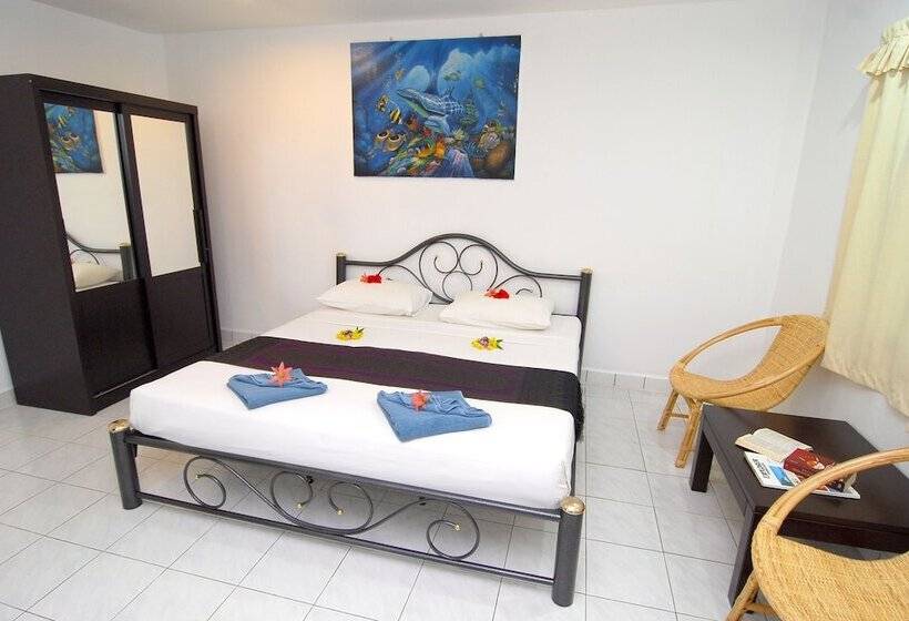 デラックスバンガロー, Lanta Island Resort