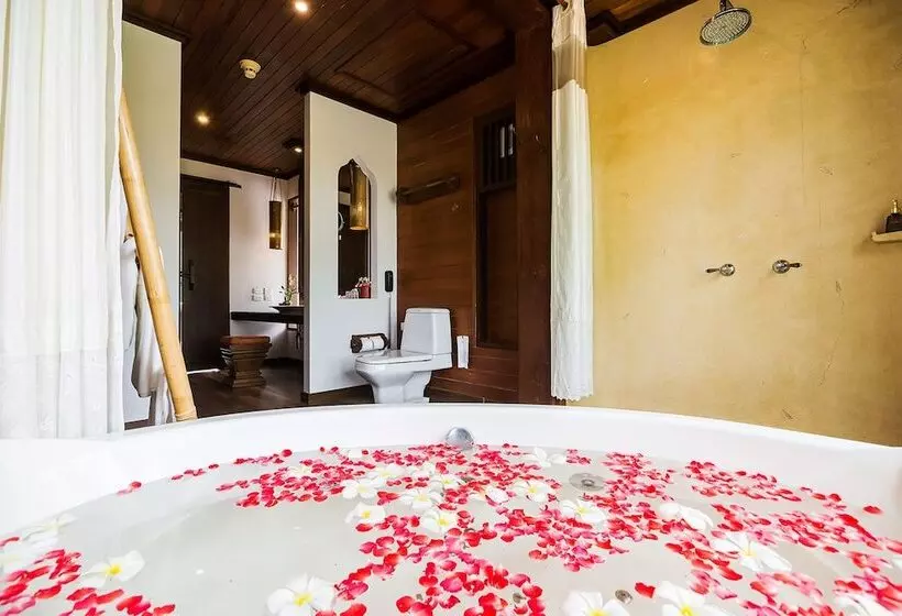 سوئیت رویال, Muang Samui Spa Resort
