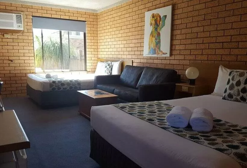 デラックスの4人部屋, Royal Palms Motor Inn