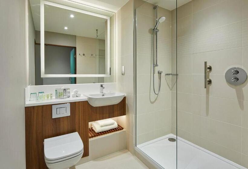 Номер Superior с Видом, Courtyard By Marriott London Heathrow Airport