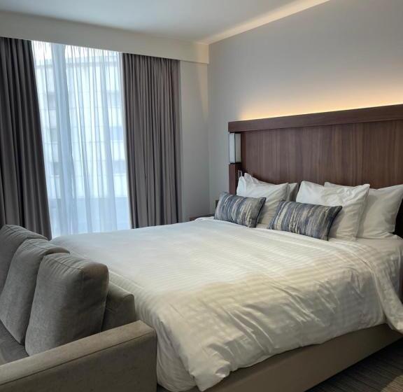 景色の見えるスーペリアルーム, Courtyard By Marriott London Heathrow Airport