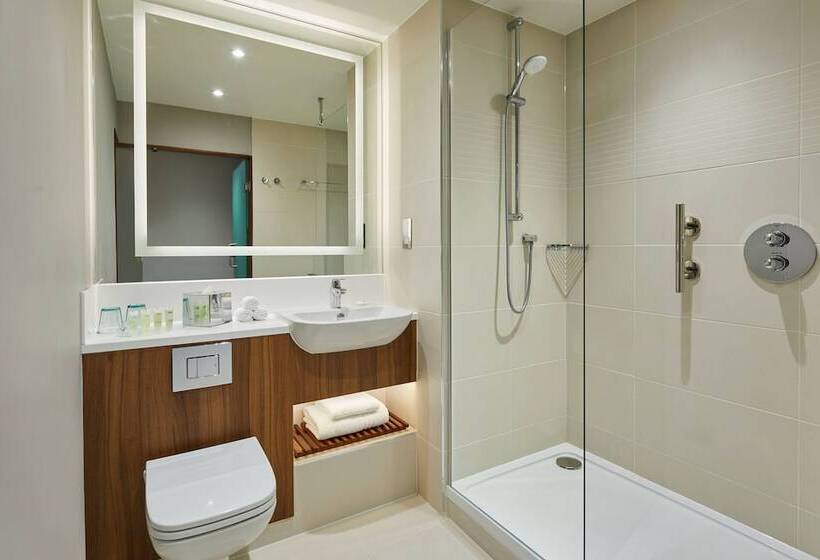 景色の見えるスーペリアルーム, Courtyard By Marriott London Heathrow Airport
