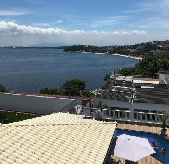 سوییت خانوادگی, Pousada Irmaos Freyhardt