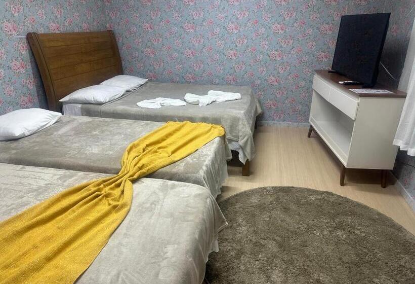 اتاق استاندارد چهار تخته, Pousada Irmaos Freyhardt