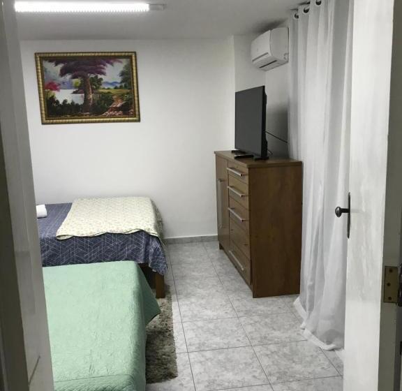 اتاق استاندارد چهار تخته, Pousada Irmaos Freyhardt