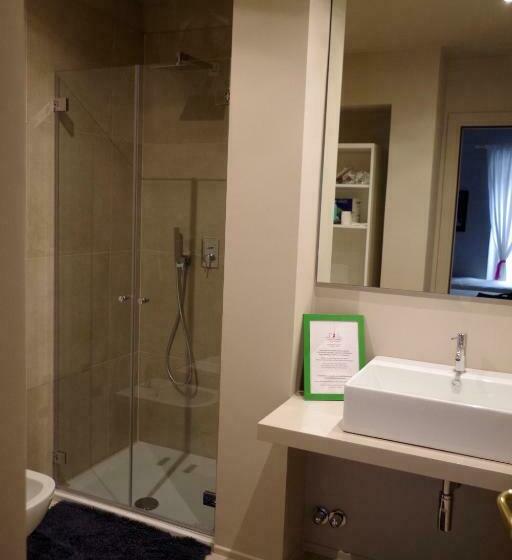 اتاق خانوادگی, Casa Crema   Porta Susa   Torino Centro