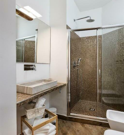 Delüks Oda, Rooms Old Port Genova