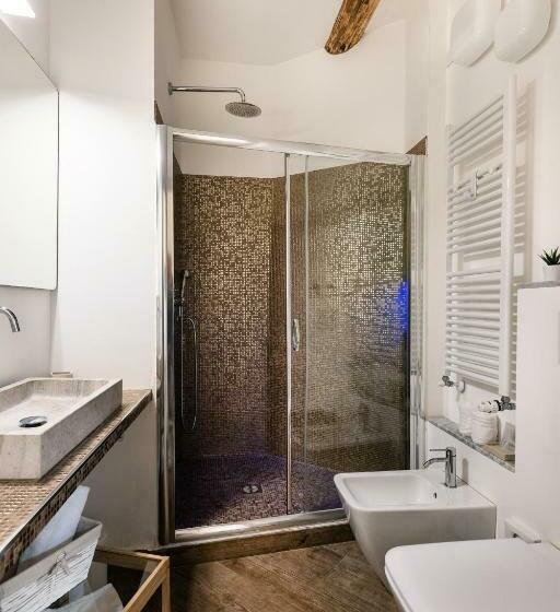 Delüks Oda, Rooms Old Port Genova