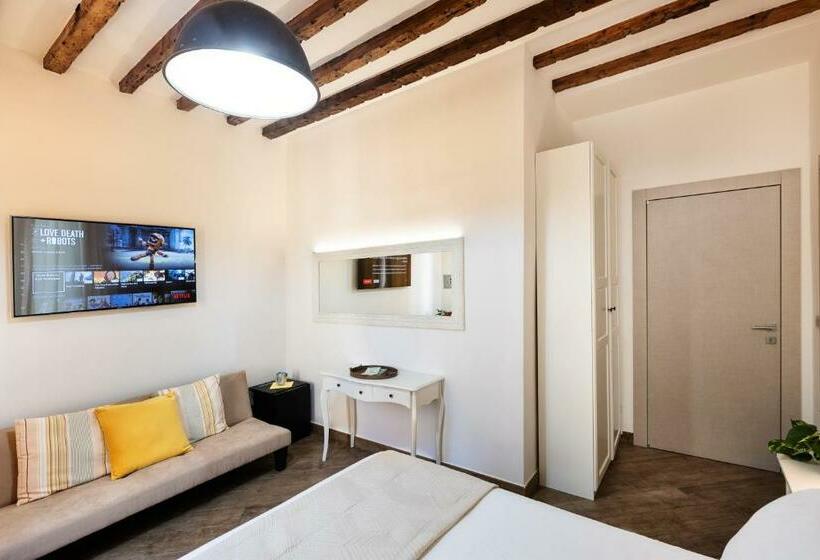 Delüks Oda, Rooms Old Port Genova